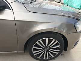 Aripa Dreapta Fata cu Defect Volkswagen Passat B7 2010 - 2015 Culoare LA8X [L1259]