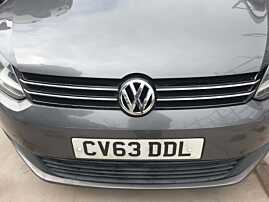 Grila Centrala cu Emblema Sigla de pe Bara Spoiler Fata Volkswagen Touran 1T3 2010 - 2015 [Q2153]