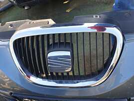 Grila Centrala cu Emblema Sigla de pe Bara Spoiler Fata Seat Altea 5P NFL Non Facelift 2004 - 2009 [Q3119]