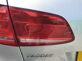 Tripla Lampa Stop Stanga de pe Hayon Haion Portbagaj Volkswagen Passat B7 Break Combi 2010 - 2015 [Q3024]