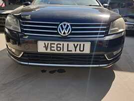 Bara Spoiler Fata cu Grile si Proiectoare cu Imperfectiuni Volkswagen Passat B7 2010 - 2015 Culoare LC9X [L0442]