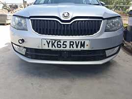 Bara Spoiler Fata Completa cu Spalatoare Faruri Grile Proiectoare si Locas 6 Senzori Parcare cu Defect Skoda Octavia 3 2013 - 2017 Culoare LA7W [C7952]