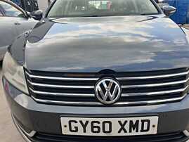 Grila cu Sigla Emblema de pe Bara Spoiler Fata Volkswagen Passat B7 2010 - 2015 [M3392]