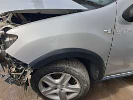 Bandou Ornament Plastic de pe Aripa Stanga Fata Dacia Sandero 2 2012 - 2016 [C4615]