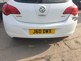 Bara Spoiler Spate cu Defect Opel Astra J Hatchback NFL Non Facelift 2009 - 2012 Culoare Z40R [K3627] [K3628] [K3629] [K3630]