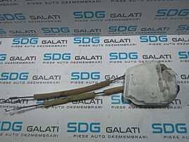Broasca Incuietoare de la Usa Portiera Dreapta Spate Mazda 3 2009 - 2013 Cod 9C04-C0197 [258M4]
