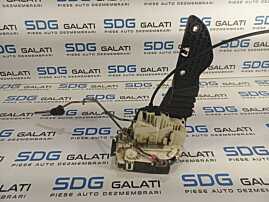 Incuietoare Broasca pentru Usa Portiera Dreapta Fata Fiat Freemont 2008 - 2016 Cod P04589694AA [L1248]