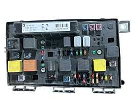 Unitate Modul Calculator Panou Tablou Sigurante Relee Opel Zafira B 2005 - 2011 Cod 13205783FZ 13205783 [LR0404]