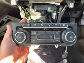 Climatronic Panou Comanda AC Aer Conditionat Clima cu Incalzire Scaune Volkswagen EOS 2006 - 2011 Cod 5K0907044BT [C6533]