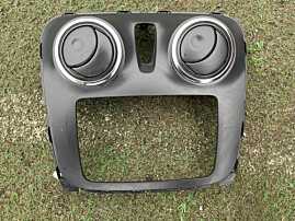 Rama Grila Ornament de la Radio CD Player Consola Centrala Dacia Logan 2 2012 - 2022 Cod 275003978R 275003978 [C4531]