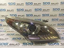 Far Dreapta cu Lupa si Xenon Renault Megane 3 2008 - 2015 Cod 260100022R 030124468200 130732915301 [L1770]