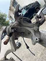 Fuzeta cu Rulment Stanga Fata BMW Seria 5 E60 E61 525 530 2.5 3.0 D 2003 - 2010 Cod 6760953 [B3225]