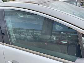 Geam Sticla Culisant de pe Usa Portiera Dreapta Fata Peugeot 3008 2009 - 2016 [C6181]
