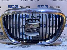 Grila cu Emblema Spoiler Bara Fata Seat Altea 2004 - 2013 Cod 5P0853654