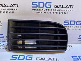 Grila Ornament Dreapta Spoiler Bara Fata VW Golf 5 Hatchback 2004 - 2008 Cod 1K0853665 [D0667]