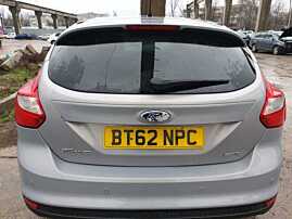 Hayon Haion Portbagaj Dezechipat cu Luneta Geam Sticla Ford Focus 3 Hatchback 2010 - 2014 Culoare LB