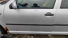 Usa Usi Portiera Portiere Stanga Fata Dezechipata cu Rugina VW Golf 4 1998 - 2006 Culoare LA7W