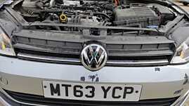 Grila cu Emblema Spoiler Bara Fata VW Golf 7 Break Variant Combi 2012 - 2016 Cod 5C0853653E
