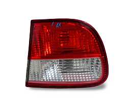 Stop Lampa Tripla Dreapta de pe Haion Capota Portbagaj Seat Leon 1M 1999 - 2005 Cod 1M6945092B [LR6928]
