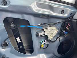 Macara Electrica pentru Geam Sticla Usa Portiera Dreapta Fata Audi A4 B8 2008 - 2015 Cod 8K0837461 [C1864]