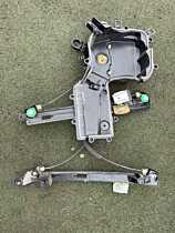 Macara Electrica de la Geam Sticla Usa Portiera Dreapta Fata Seat Leon 1P 2006 - 2013 Cod 1P0867436 1P0837402A [B3088]