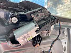 Motoras Actionare Brat Stergator Luneta Geam Sticla de pe Hayon Haion Portbagaj Opel Zafira B 2005 - 2011 Cod 13145548 [C5726]