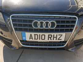 Grila Centrala cu Emblema Sigla de pe Bara Spoiler Fata cu Imperfectiuni Audi A5 8T Sportback 2008 - 2011 [Q3749]