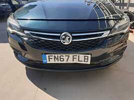 Bara Spoiler Fata cu Grile si Locas Senzori Parcare Opel Astra K NFL Non Facelift 2015 - 2019 Culoare Z30V [Q3927]