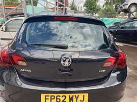 Haion Hayon Portbagaj Dezechipat cu Luneta Geam Sticla Opel Astra J Hatchback Scurt 2009 - 2016 Culoare Z GAR Z22C [Q4627]