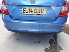 Bara Spoiler Spate cu Locas Senzori Skoda Rapid Berlina 2012 - 2017 Culoare LQ5X (Zgarieturi pe Bara Inferioara) [Q5057]