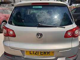 Haion Hayon Portbagaj Dezechipat cu Luneta Geam Sticla Volkswagen Tiguan 5N 2007 - 2015 Culoare Gri LR7L [Q5427]
