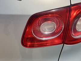 Tripla Lampa Stop Dreapta de pe Hayon Haion Portbagaj Volkswagen Tiguan 5N NFL Non Facelift 2007 - 2011 [Q5433]