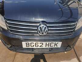 Grila Centrala cu Emblema Sigla de pe Bara Spoiler Fata Volkswagen Passat B7 2010 - 2015 (imperfectiuni) [Q5683]