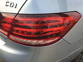 Stop Tripla Lampa Dreapta de pe Aripa Caroserie Mercedes Clasa E Class W207 A207 C207 Coupe Cabrio E180 E200 E220 E250 E300 E320 2009 - 2017 [C9267]