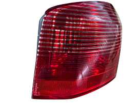 Stop Lampa Tripla Dreapta Peugeot 407 SW Break Combi 2004 - 2010 (Prindere Lipsa Stanga Sus) [LR0313]