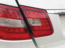 Stop Lampa Tripla Stanga de pe Capota Portbagaj Mercedes Clasa E Class W212 E180 E200 E220 E250 E300 E320 2009 - 2012 [C8413]