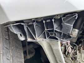 Suport Ghidaj Dreapta de pe Aripa pentru Bara Spoiler Fata Seat Leon 1P 2006 - 2013 Cod 1P0807184 [C1558]