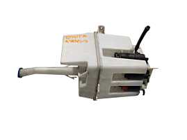 Vas Stropgel Rezervor Lichid Parbriz Spalatoare Faruri cu Locas Pentru Trei Motorase Toyota Avensis T25 2003 - 2009 (Motorasele NU Sunt Incluse in PRET) [L5151]