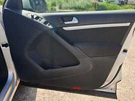 Panou Interior Fata Interioara Usa Portiera Dreapta Fata Volkswagen Tiguan 2011 - 2015