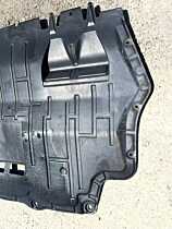 Scut Motor Plastic Volkswagen Passat B7 2010 - 2015 Cod 3C0825237H 3C0825235M [i0043]