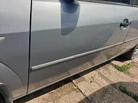 Bandou Ornament Plastic de pe Usa Portiera Stanga Fata Ford Mondeo MK 3 2001 - 2007