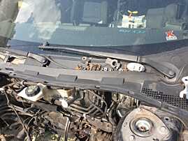 Capac Plastic Ornament Brate Stergatoare Parbriz Mazda 3 2003 - 2009