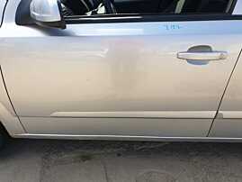 Usa Usi Portiera Portiere Stanga Fata Dezechipata cu Inceput Rugina Opel Astra H 2004 - 2010 Culoare Z157