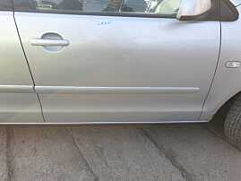 Bandou Ornament Plastic de pe Usa Portiera Dreapta Fata Volkswagen Polo 9N 2002 - 2008 Culoare LA7W