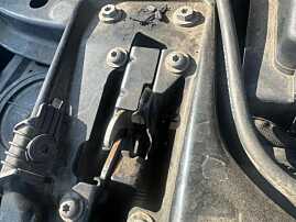 Incuietoare Broasca Capota Motor Dreapta de pe Trager BMW Seria 1 F20 F21 2011 - 2019 [K2195]